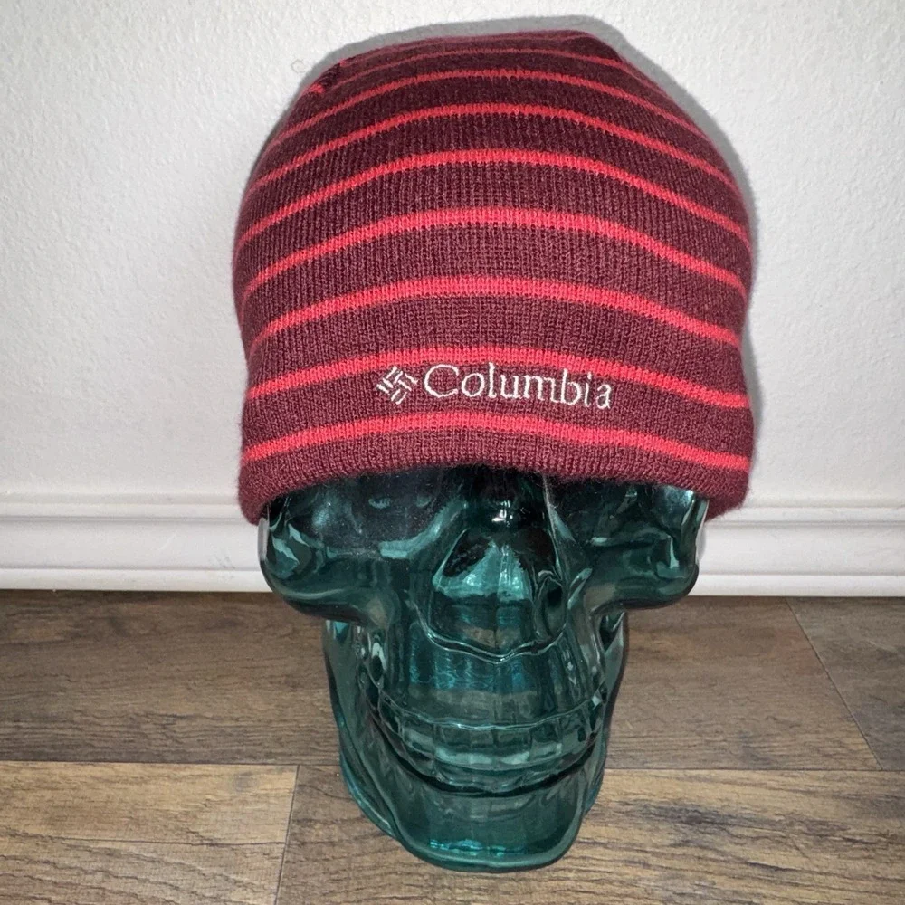 Columbia Women's Reversible Maroon Pink Beanie